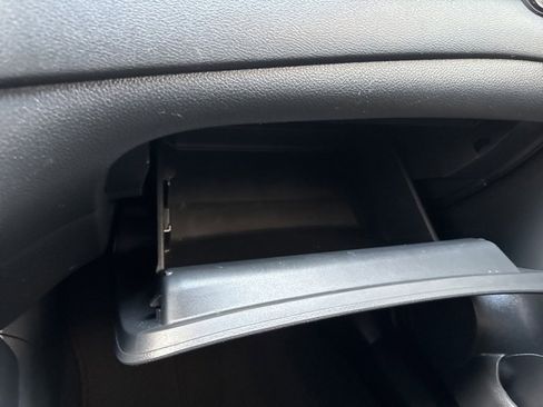 Used 2018 Nissan Rogue S image 28