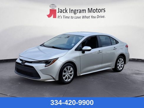 Used 2024 Toyota Corolla LE image 1