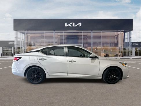 Used 2023 Nissan Sentra SV image 9
