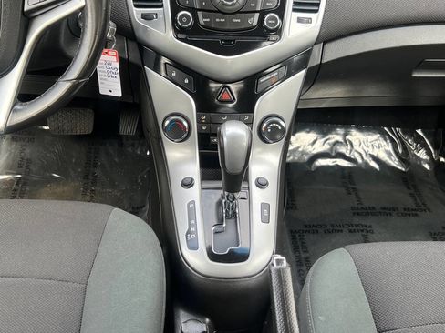 Used 2011 Chevrolet Cruze Eco FWD image 14
