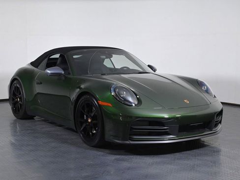 Used 2026 Porsche 911 Carrera T RWD image 9