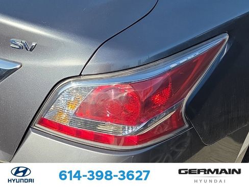 Used 2015 Nissan Altima 2.5 SV w/ Convenience Package FWD image 10