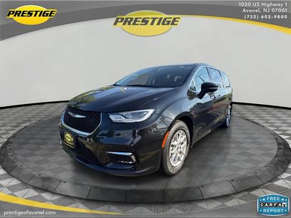 Used 2023 Chrysler Pacifica Touring-L