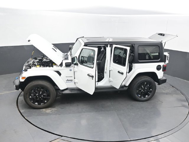 Used 2023 Jeep Wrangler Unlimited Sahara w/ Cold Weather Group AWD/4WD image 69