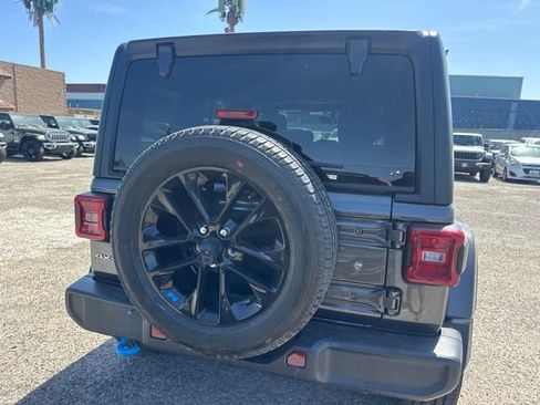 Used 2023 Jeep Wrangler Unlimited Sahara w/ Cold Weather Group AWD/4WD image 6