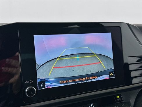 Used 2025 Toyota Camry SE image 10