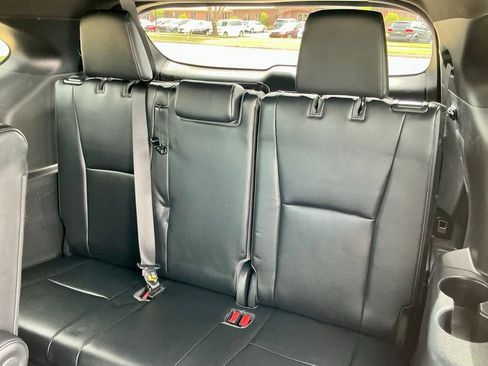 Used 2022 Toyota Highlander XSE image 28