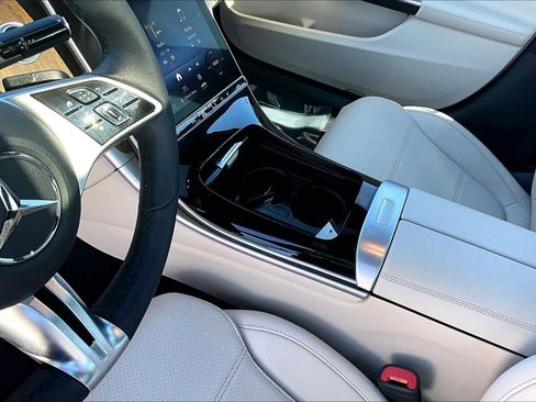 Used 2022 Mercedes-Benz C 300 4MATIC Sedan w/ Exclusive Trim Package image 16