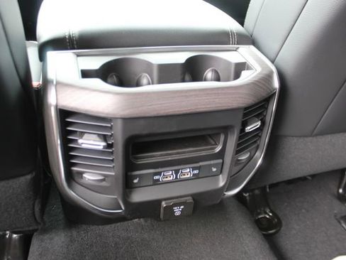New 2026 RAM 2500 Laramie AWD/4WD image 32