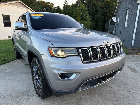 Used 2017 Jeep Grand Cherokee Limited w/ Luxury Group II AWD/4WD image 2