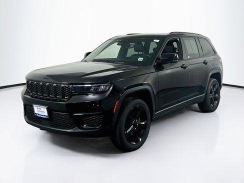 Used 2023 Jeep Grand Cherokee Altitude AWD/4WD image 1
