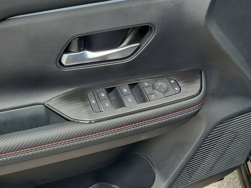 New 2026 Nissan Kicks SR AWD/4WD image 23