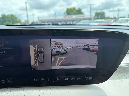 Used 2025 Buick Enclave Avenir w/ Super Cruise Package FWD image 19