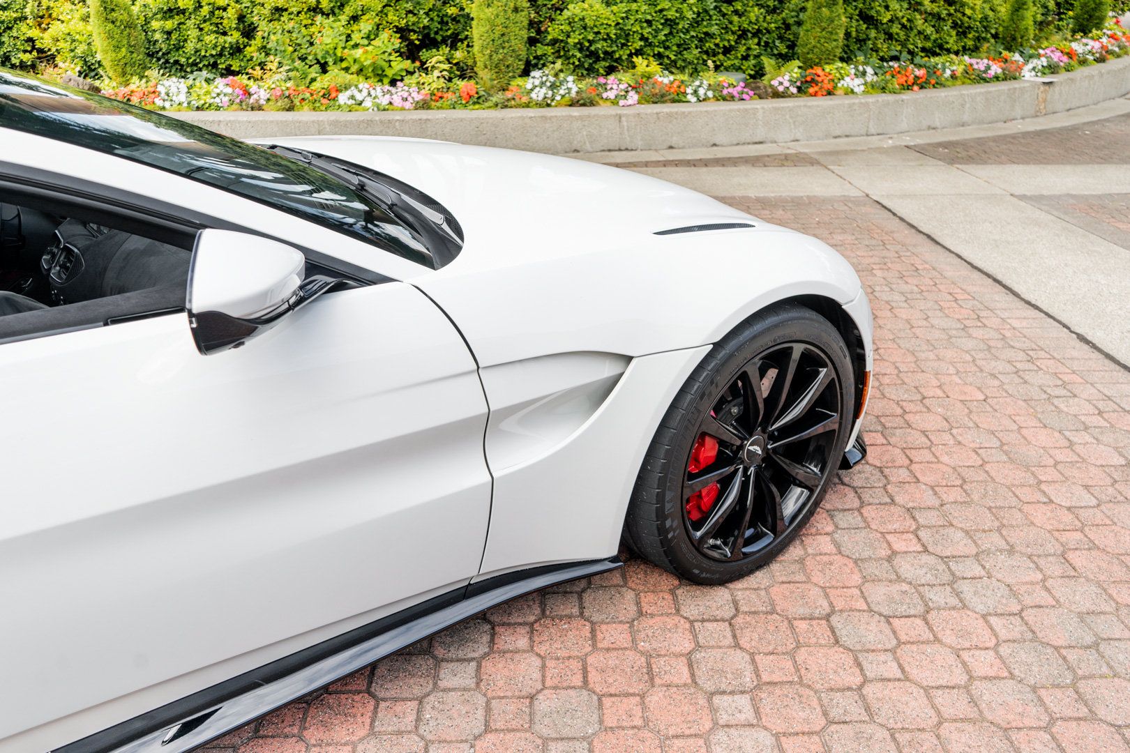 Used 2020 Aston Martin V8 Vantage Coupe RWD image 9