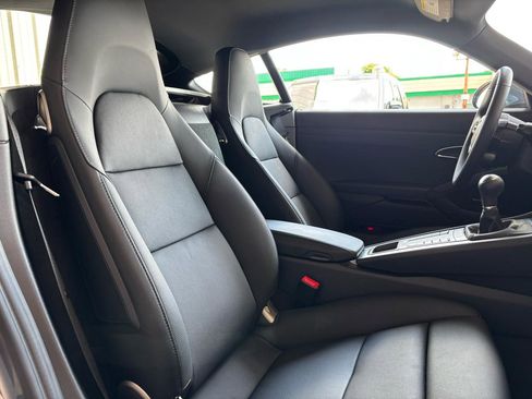 Used 2025 Porsche 718 Cayman S w/ Premium Package RWD image 19