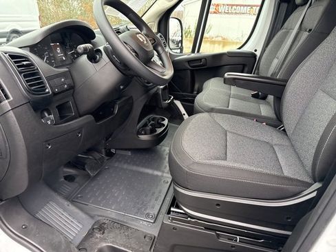 Used 2025 RAM ProMaster 3500 w/ Crew Van Package image 8