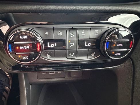 Used 2023 Buick Encore GX Select FWD image 19