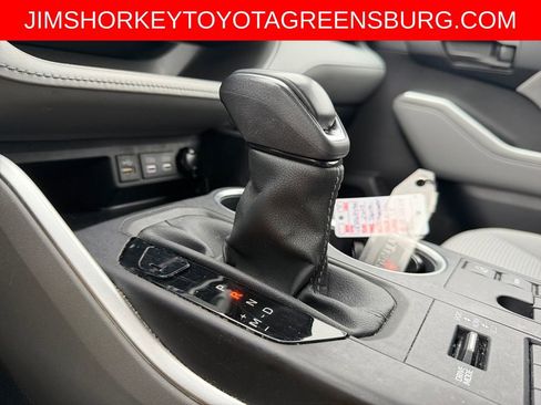 Used 2023 Toyota Highlander LE AWD/4WD image 21