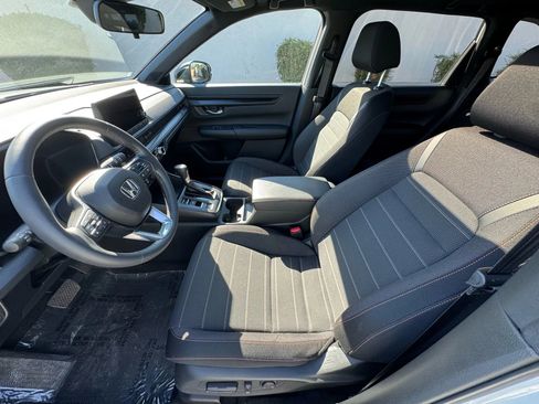 Used 2025 Honda CR-V Sport image 11