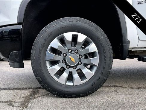 Used 2025 Chevrolet Silverado 2500 Custom w/ Custom Value Package image 32