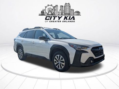 Used 2023 Subaru Outback Premium AWD/4WD image 7