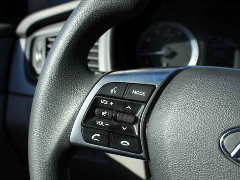 Used 2019 Hyundai Sonata SE FWD image 17