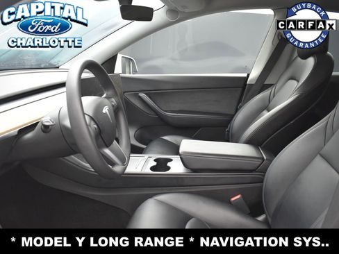 Used 2022 Tesla Model Y Long Range image 9