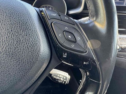 Used 2019 Toyota C-HR XLE image 25