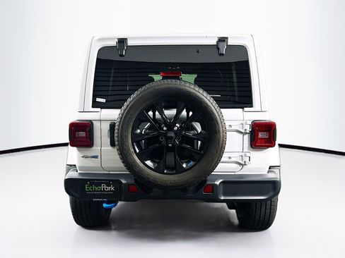 Used 2023 Jeep Wrangler Sahara w/ Cold Weather Group AWD/4WD image 7