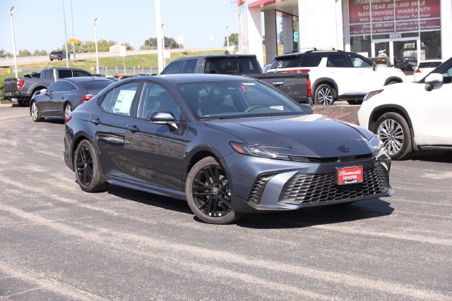 New 2026 Toyota Camry SE FWD image 2