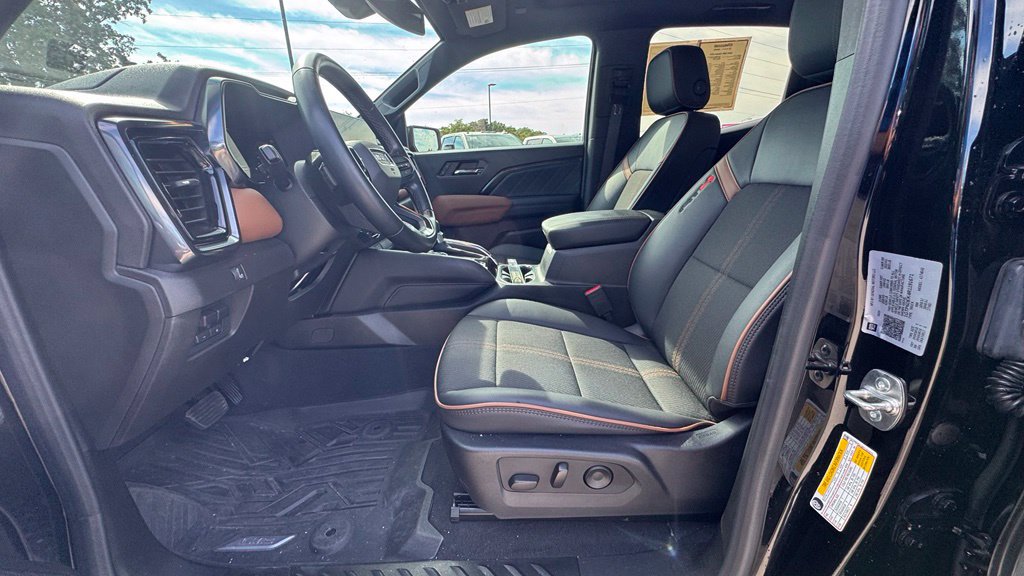 Used 2024 GMC Canyon AT4 w/ Canyon Safety Plus Package AWD/4WD image 18