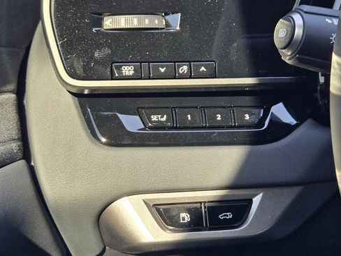 New 2026 Lexus RX 450h AWD image 17