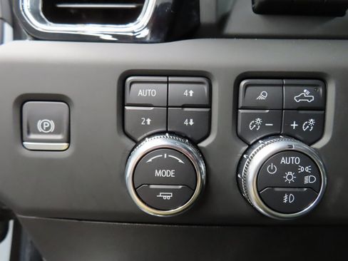 Used 2025 GMC Sierra 2500 Denali w/ Technology Package image 63