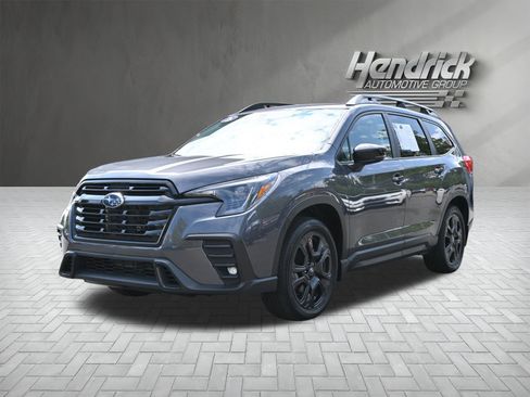 Used 2025 Subaru Ascent Onyx Edition w/ Onyx Package image 5