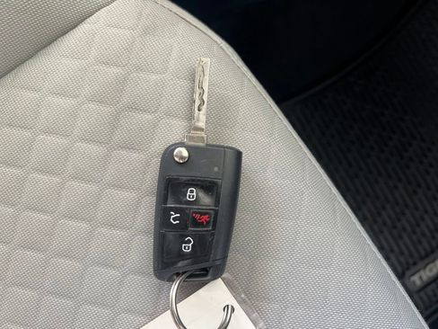 Used 2020 Volkswagen Tiguan S AWD/4WD image 25