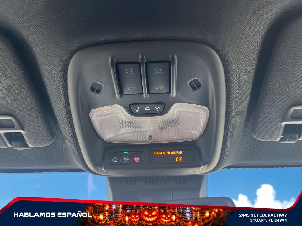 Used 2025 Chevrolet Colorado ZR2 w/ Technology Package AWD/4WD image 26