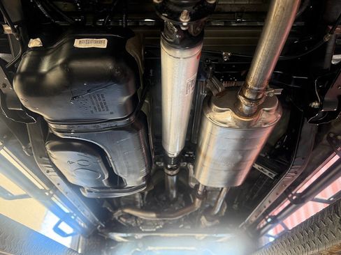 Used 2011 Toyota Tundra 4x4 CrewMax w/ Tow Pkg image 7