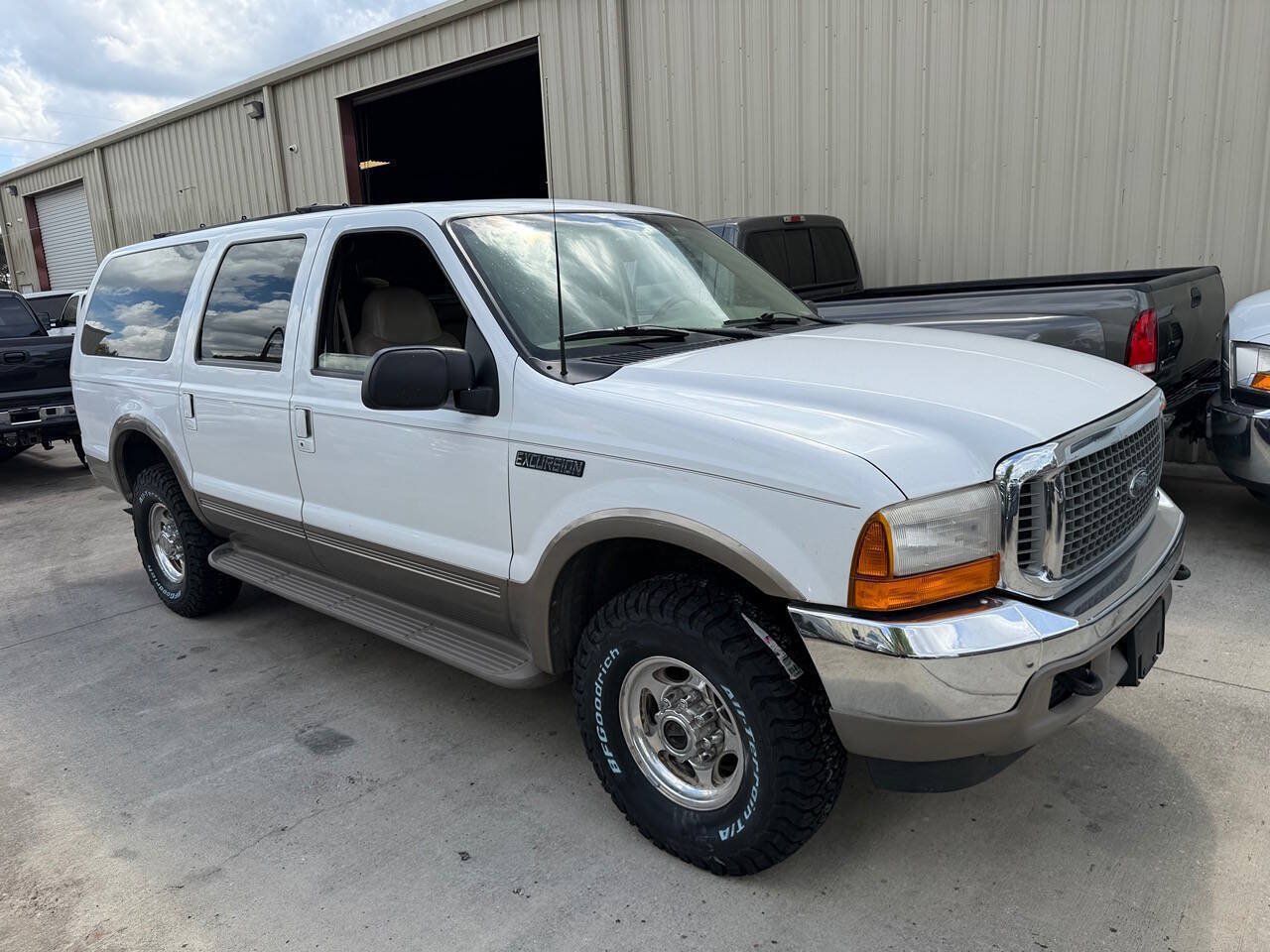 Used 2000 Ford Excursion Limited AWD/4WD image 12