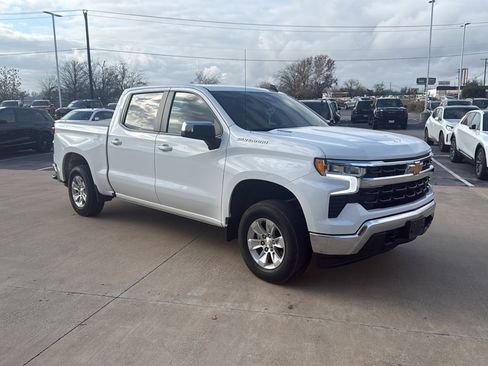 Used 2022 Chevrolet Silverado 1500 LT image 4