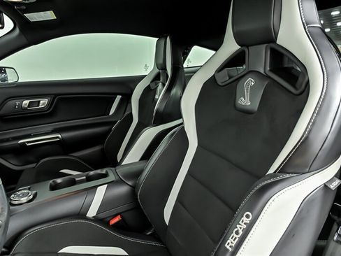 Used 2021 Ford Mustang Shelby GT500 w/ Technology Package RWD image 16