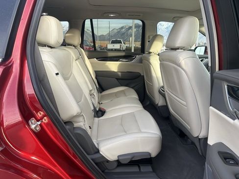 Used 2024 Cadillac XT6 Premium Luxury image 15