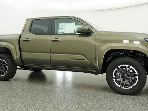 New 2026 Toyota Tacoma TRD Sport AWD/4WD image 15
