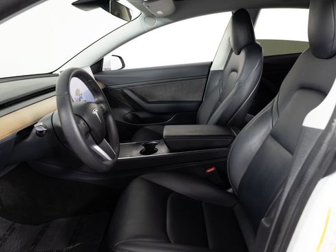 Used 2020 Tesla Model 3 Standard Range Plus RWD image 14