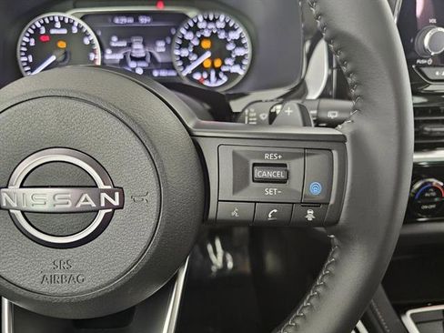 New 2025 Nissan Pathfinder SV w/ Black Appearance Package image 31