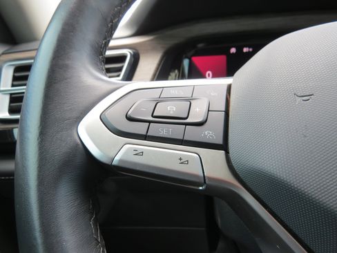 Used 2024 Volkswagen Atlas SEL Premium R-Line image 25