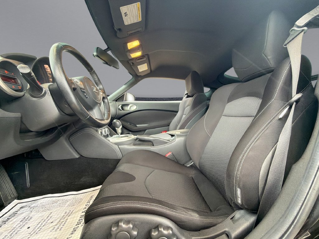 Used 2020 Nissan 370Z Coupe RWD image 28