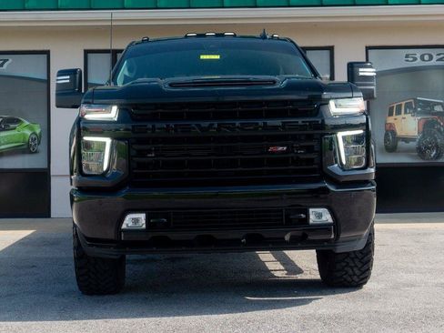 Used 2022 Chevrolet Silverado 2500 LT w/ Midnight Edition AWD/4WD image 6