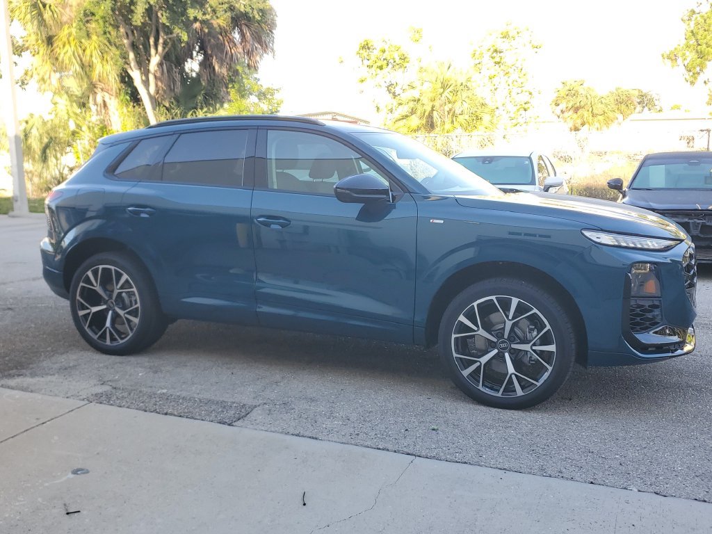 New 2026 Audi Q3 quattro 2.0T AWD/4WD image 4
