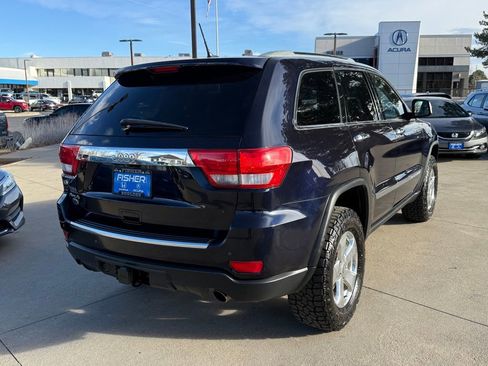 Used 2011 Jeep Grand Cherokee Overland image 4
