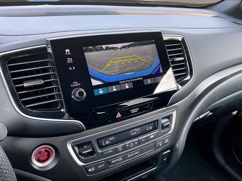 Used 2025 Honda Passport TrailSport image 14